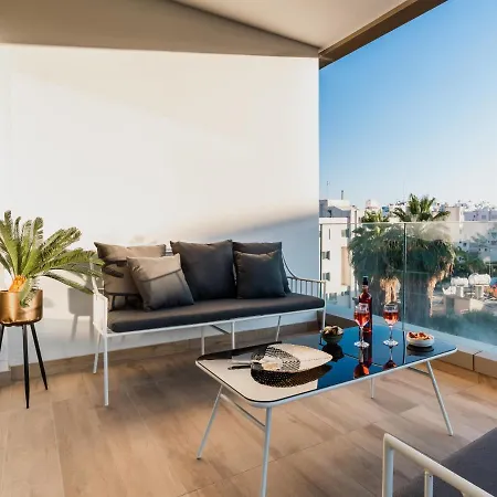 Modern Vacation Home For Up To Eight In Downtown Limassol All Yours * Limassol