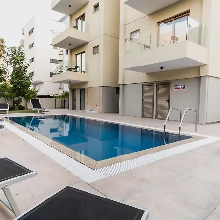 Modern Vacation Home For Up To Eight In Downtown Limassol All Yours Apartment *