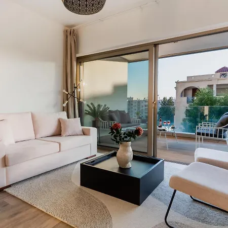 Appartamento Modern Vacation Home For Up To Eight In Downtown Limassol All Yours *