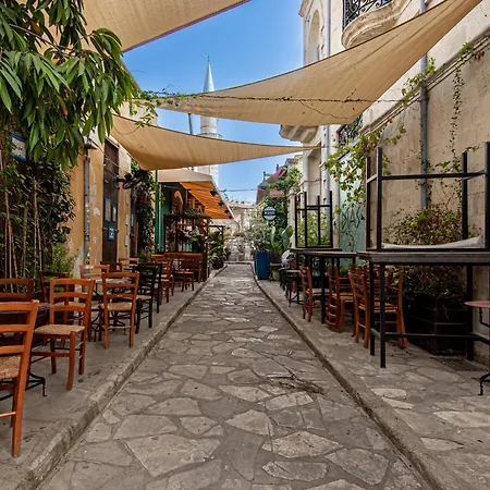 Modern Vacation Home For Up To Eight In Downtown Limassol All Yours Appartamento